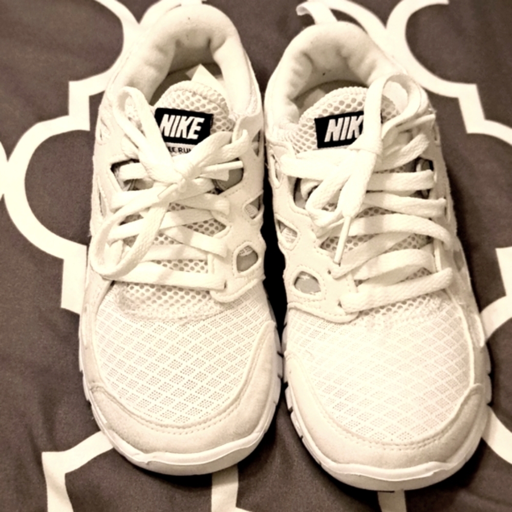 Boys Nike sneakers nwot